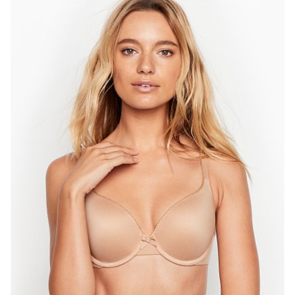 Brand new Victoria’s Secret bra with tags and bag